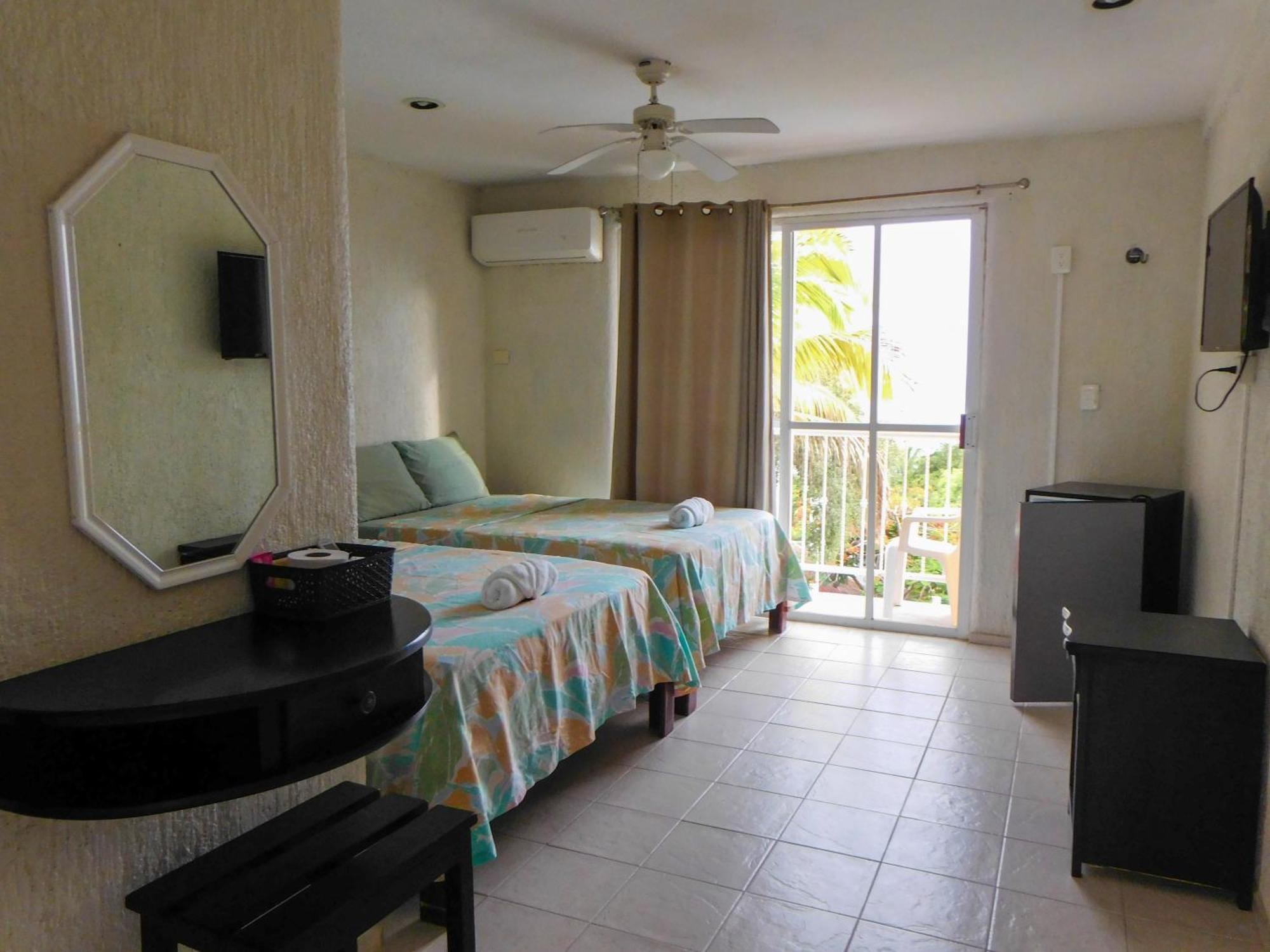 Hotel Ma Elena Isla Mujeres Zewnętrze zdjęcie
